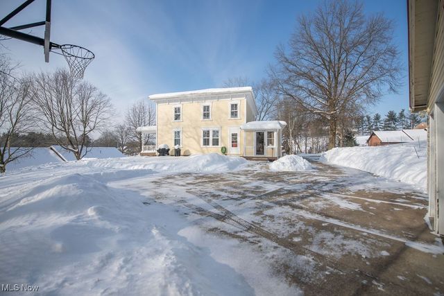 309 Donahey Avenue NE, New Philadelphia, OH 44663