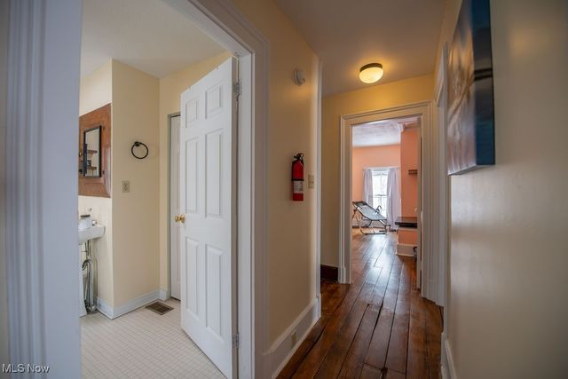 309 Donahey Avenue NE, New Philadelphia, OH 44663