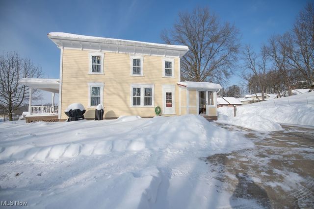 309 Donahey Avenue NE, New Philadelphia, OH 44663