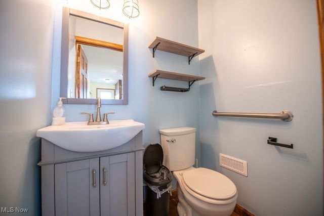 309 Donahey Avenue NE, New Philadelphia, OH 44663