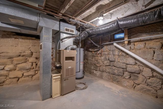 309 Donahey Avenue NE, New Philadelphia, OH 44663