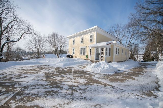 309 Donahey Avenue NE, New Philadelphia, OH 44663