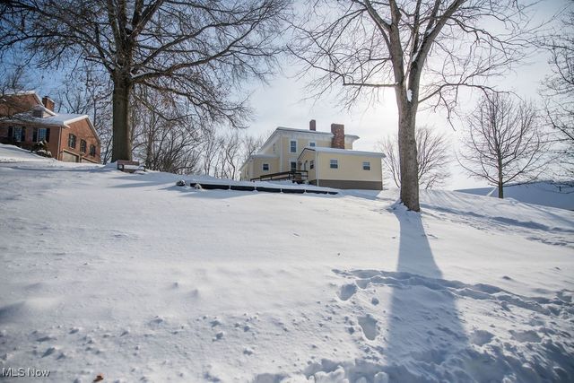 309 Donahey Avenue NE, New Philadelphia, OH 44663