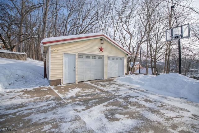 309 Donahey Avenue NE, New Philadelphia, OH 44663