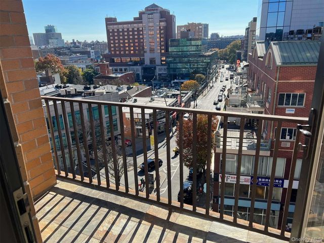 36-36 Prince Street 8E, Flushing, NY 11354
