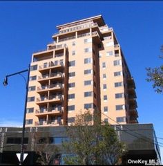 36-36 Prince Street 8E, Flushing, NY 11354