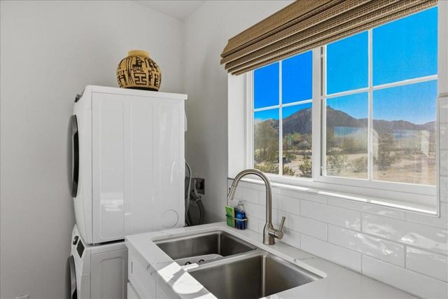 4884 Avenida Del Sol, Joshua Tree, CA 92252