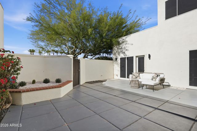 7646 W JULIE Drive, Glendale, AZ 85308
