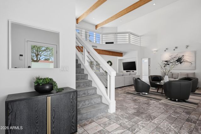 7646 W JULIE Drive, Glendale, AZ 85308