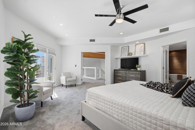 7646 W JULIE Drive, Glendale, AZ 85308