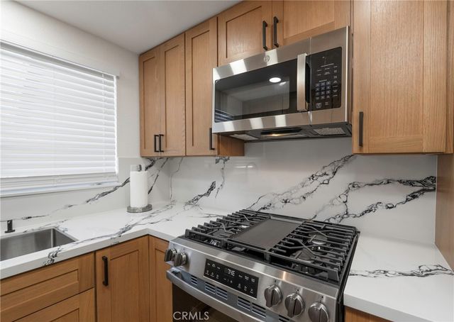 160 Yorktown, Costa Mesa, CA 92626