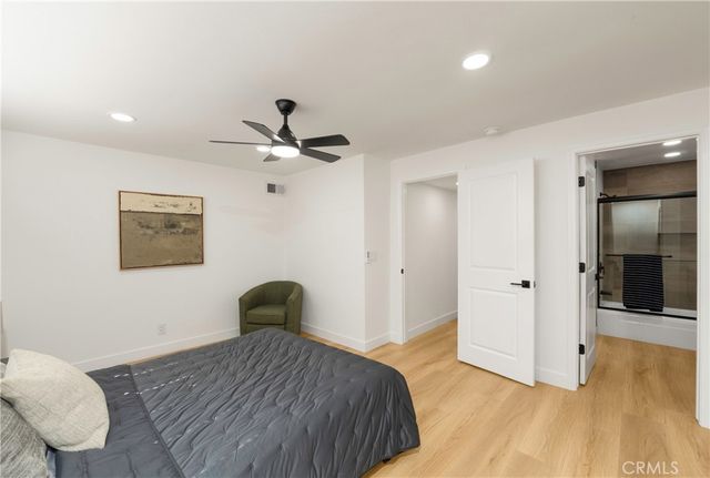 160 Yorktown, Costa Mesa, CA 92626