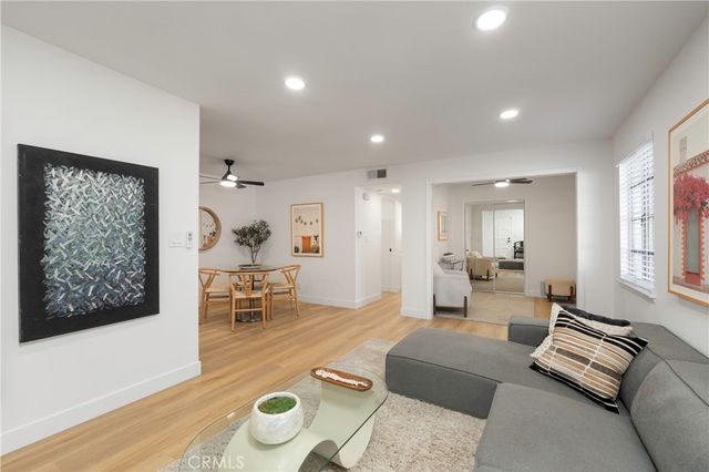 160 Yorktown, Costa Mesa, CA 92626