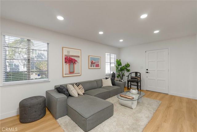 160 Yorktown, Costa Mesa, CA 92626