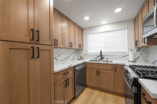 160 Yorktown, Costa Mesa, CA 92626