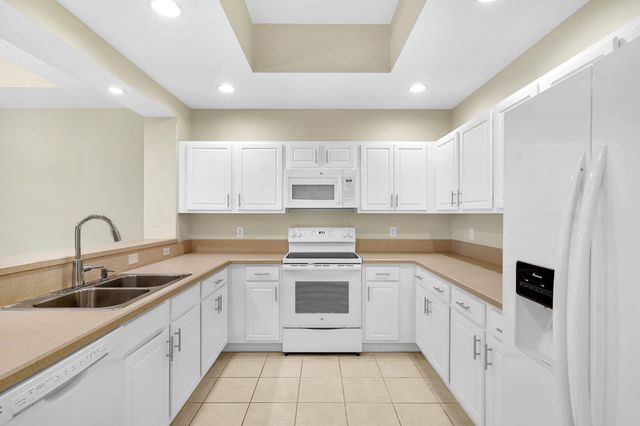 1003 Makarios Dr, St Augustine, FL 32080