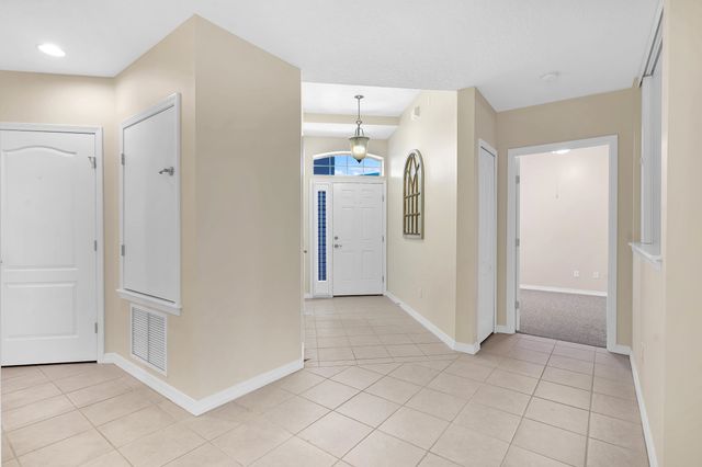 1003 Makarios Dr, St Augustine, FL 32080