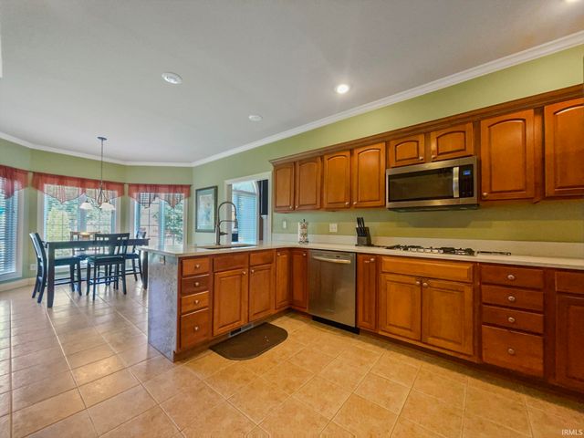 2616 Thornhill Drive, Evansville, IN 47725