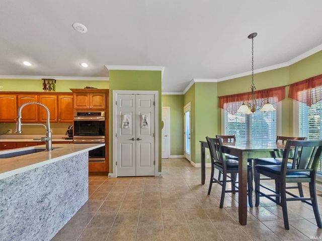2616 Thornhill Drive, Evansville, IN 47725