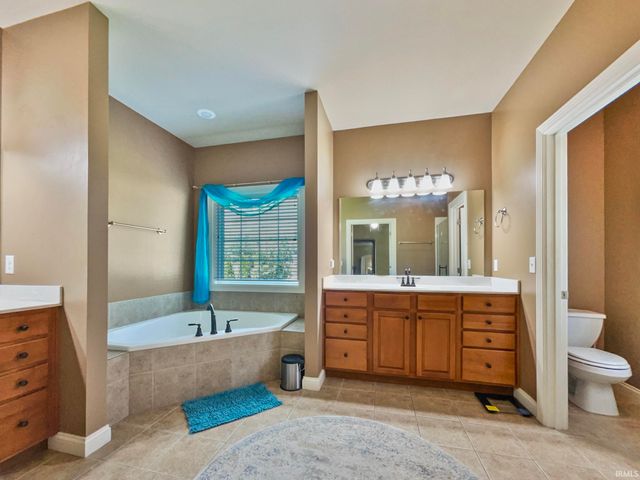 2616 Thornhill Drive, Evansville, IN 47725