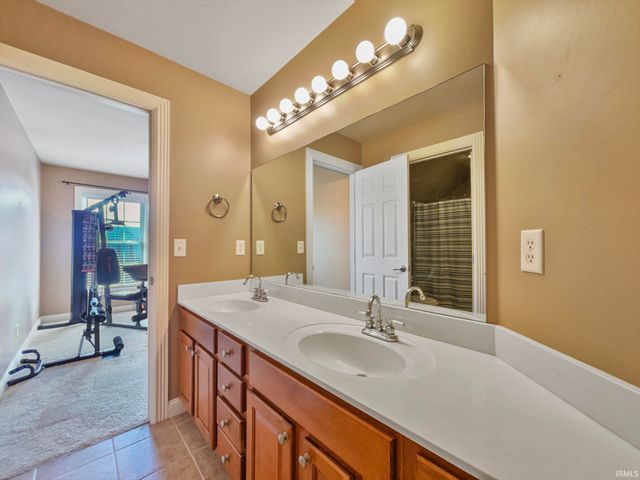 2616 Thornhill Drive, Evansville, IN 47725
