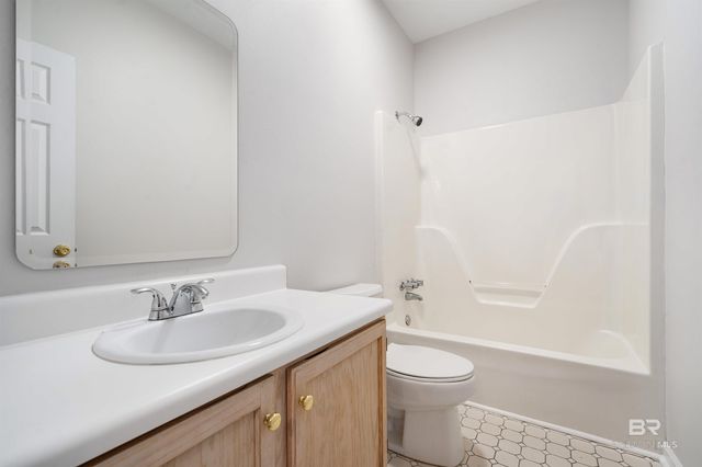 250 N Spring Lake Drive, Mobile, AL 36695