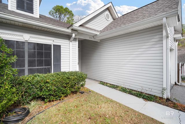 250 N Spring Lake Drive, Mobile, AL 36695