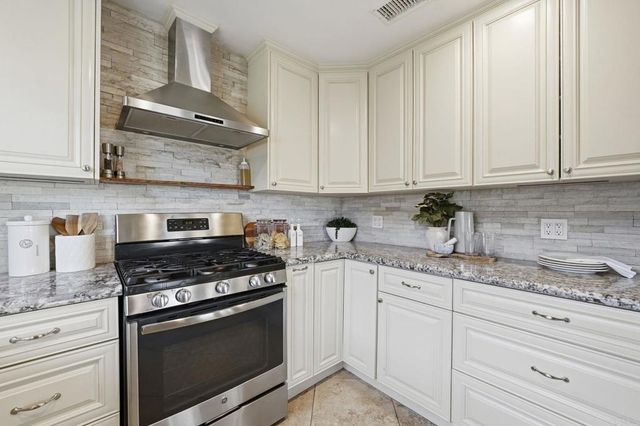 2038 Woodland, Escondido, CA 92027
