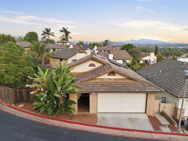 2038 Woodland, Escondido, CA 92027