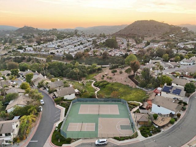 2038 Woodland, Escondido, CA 92027