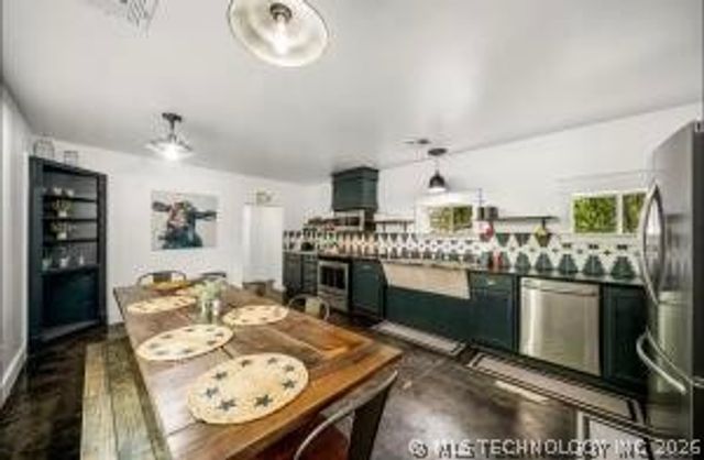 216 Basin, Eucha, OK 74342