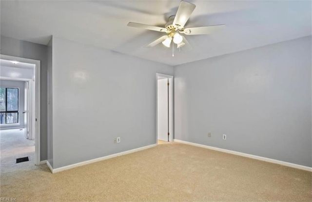 1049 Willow Green DR, Newport News, VA 23602