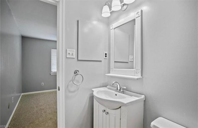 1049 Willow Green DR, Newport News, VA 23602