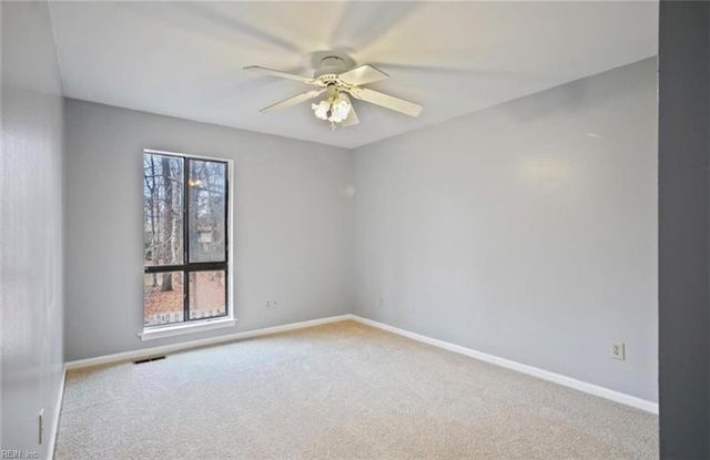 1049 Willow Green DR, Newport News, VA 23602