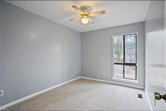 1049 Willow Green DR, Newport News, VA 23602
