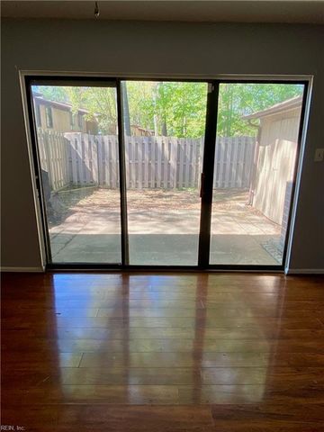 1049 Willow Green DR, Newport News, VA 23602
