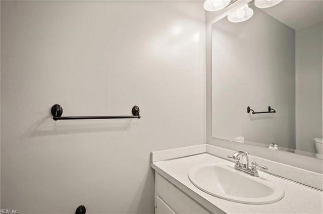 1049 Willow Green DR, Newport News, VA 23602