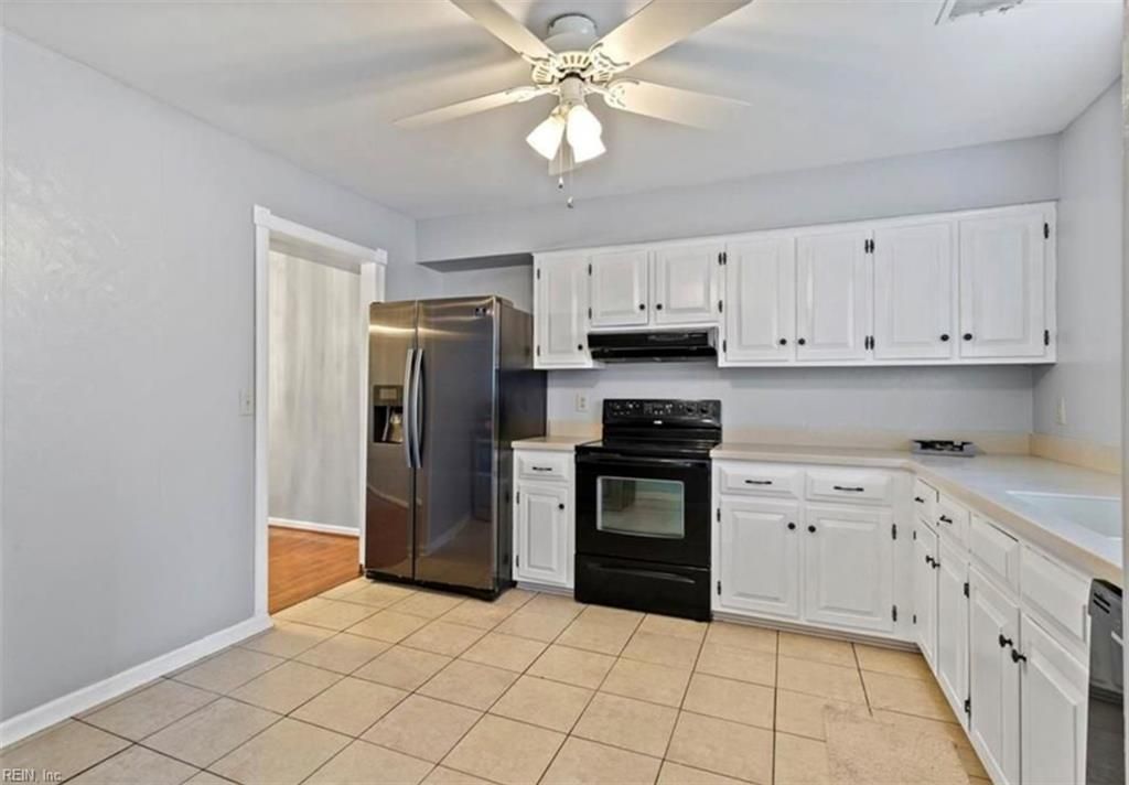 1049 Willow Green DR, Newport News, VA 23602