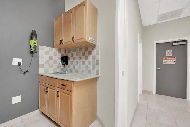 601 N CONGRESS Avenue 303, Delray Beach, FL 33445