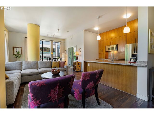 922 Nw 11TH Ave 404, Portland, OR 97209