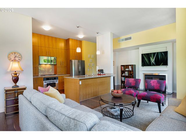 922 Nw 11TH Ave 404, Portland, OR 97209