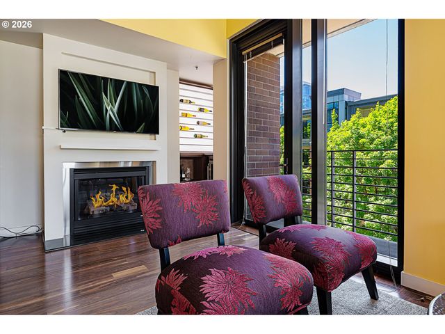 922 Nw 11TH Ave 404, Portland, OR 97209