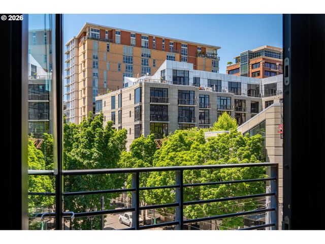 922 Nw 11TH Ave 404, Portland, OR 97209