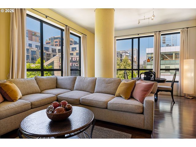 922 Nw 11TH Ave 404, Portland, OR 97209
