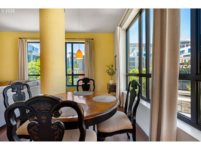 922 Nw 11TH Ave 404, Portland, OR 97209