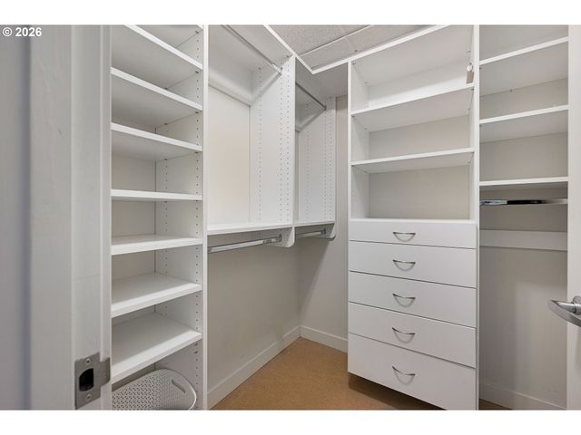 922 Nw 11TH Ave 404, Portland, OR 97209