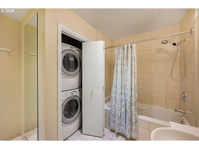 922 Nw 11TH Ave 404, Portland, OR 97209