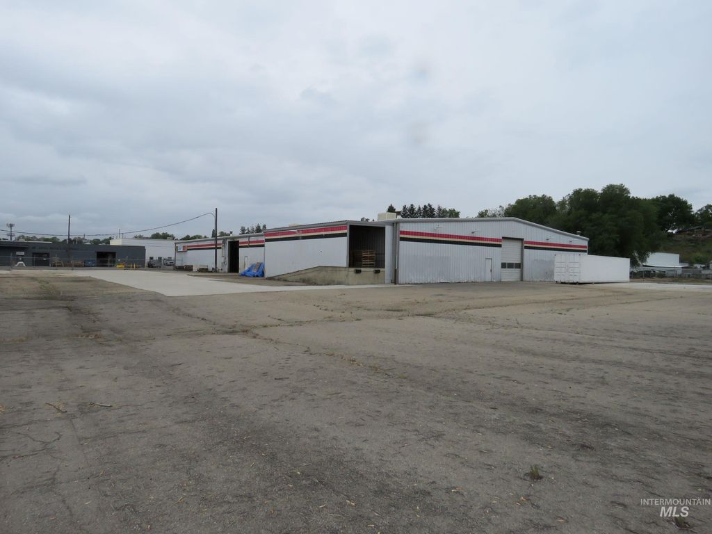 112 W 34th St, Garden City, ID 83714 photo 2