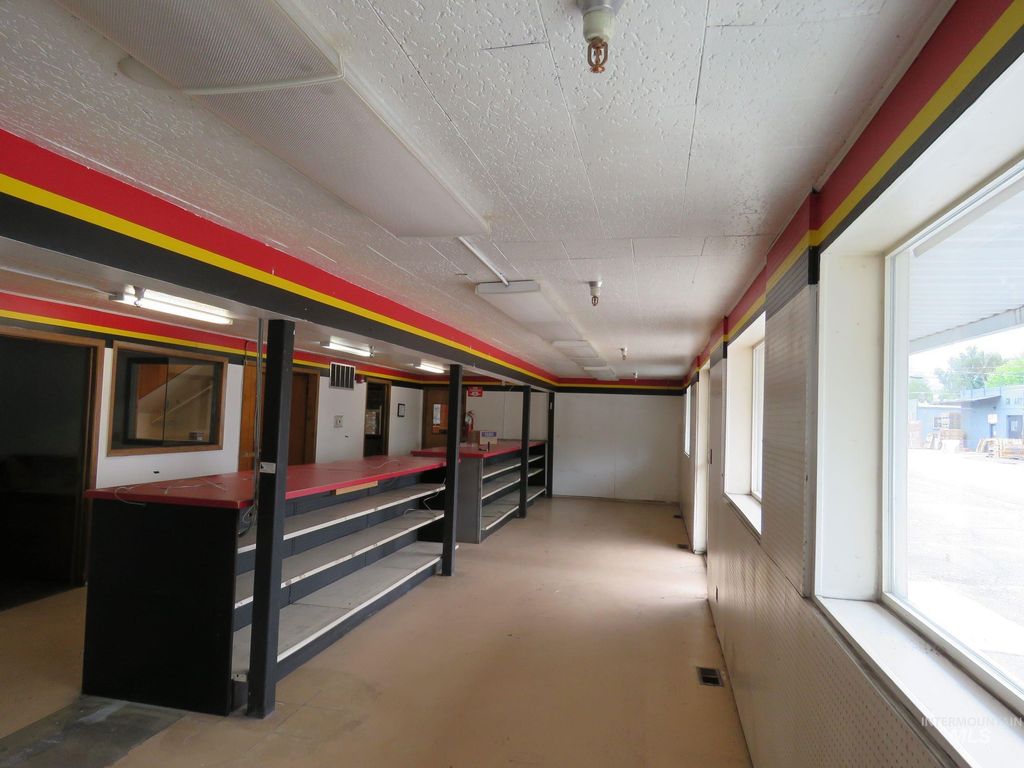 112 W 34th St, Garden City, ID 83714 photo 6