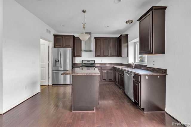 42088 Woodglen Drive, Novi, MI 48375